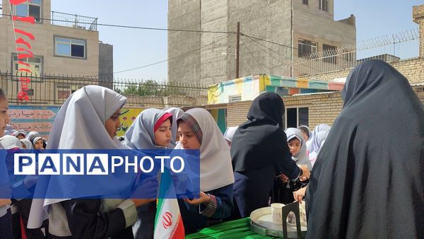 مراسم بزرگداشت شهید سید حسن نصرالله در دبستان شاهد حاج تقی آقا بزرگ ناحیه یک مشهد