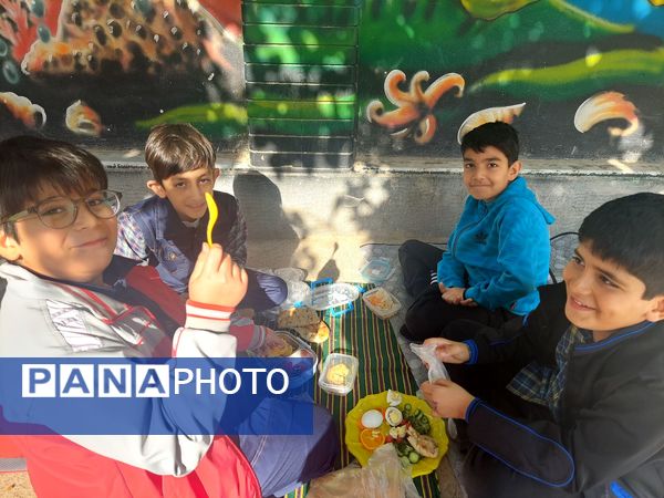 صبحانه سلامت و روز جهانی تخم مرغ در مدرسه شهدای فرهنگی شهرستان شیروان