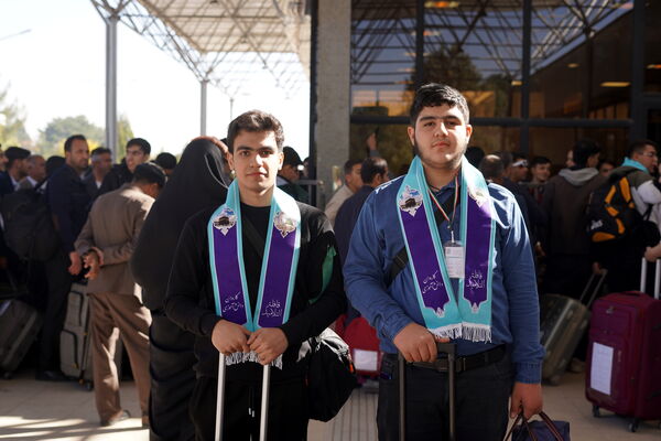 آیین بدرقه دانش آموزان منتخب به عمره دانش‌آموزی از هشت استان کشور در کرمانشاه