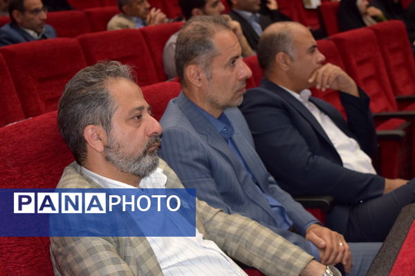 نشست توانمندسازی مدیران منطقه ۱۴ با محوریت مدیریت مدرسه‌محور و تحول آموزشی