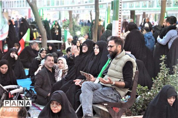 حال و هوای آغاز سال نو در جوار مزار شهدای جنگ رمضان