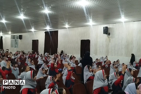 جشن شکوفه‌ها در اردوگاه فرهنگی فدک شیراز