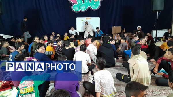 کلاس درس و اخلاق برای معتکفین اعتکاف دانش‌آموزی «سه روز در بهشت»