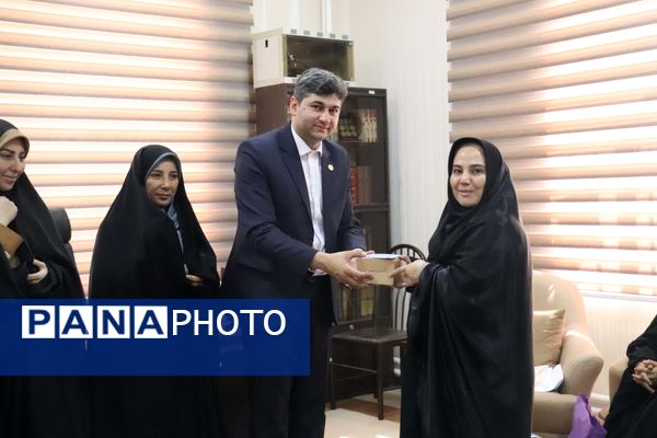 تقدیر از دختران تاثیرگذار خبرگزاری پانا به‌مناسبت هفته کرامت