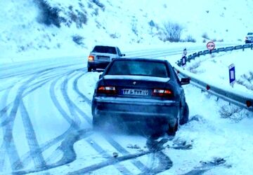 بارش برف و باران در ۱۸ محور مواصلاتی و هشدار پلیس راه به رانندگان