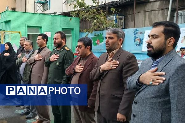 نواختن زنگ آغاز هفته بسیج مستضعفین در مدارس شهرستان ری