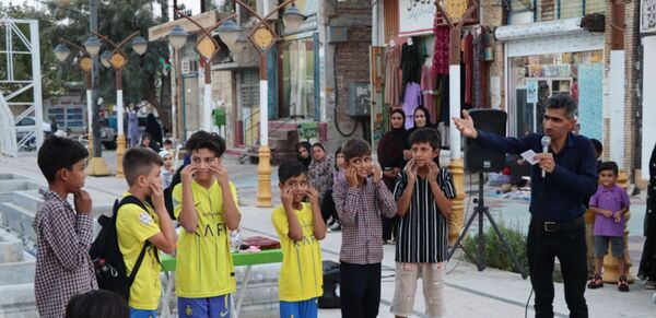 جشن روز جهانی کودک در قلعه‌گنج