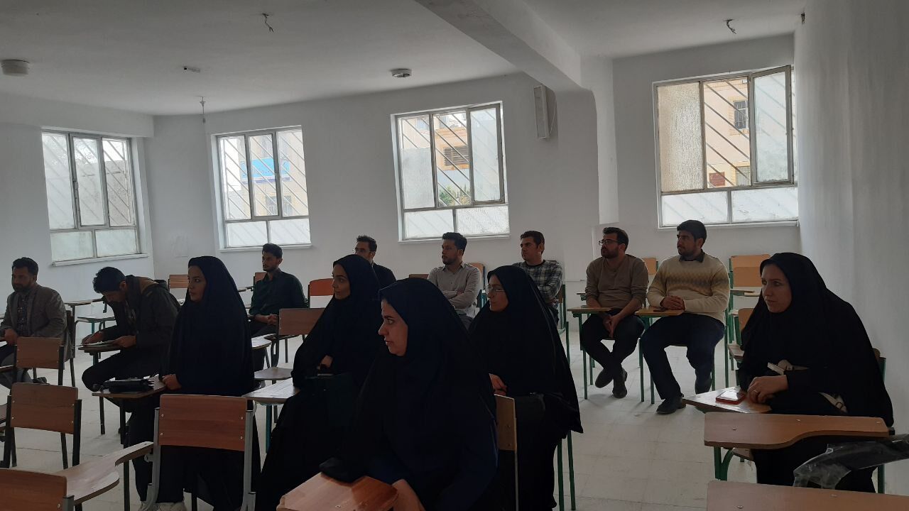بازدید و نظارت بالینی سرگروه‌های آموزشی استان از مدارس شهرستان صالح‌آباد