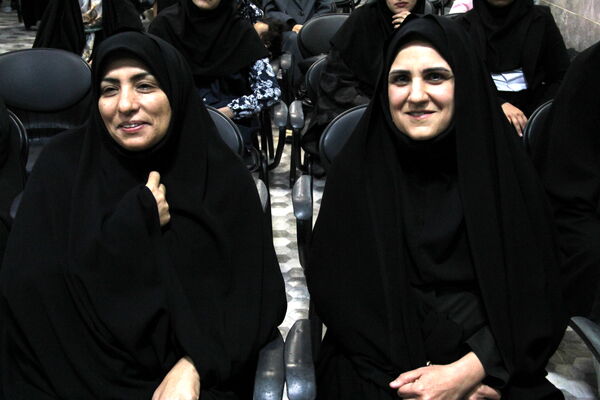 مراسم حافظ خوانی در کانون ام ابیها یزد