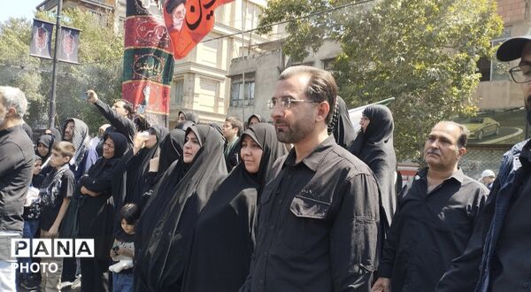  نقش‌آفرینی اعضای سازمان دانش‌آموزی در همایش بزرگ جاماندگان اربعین
