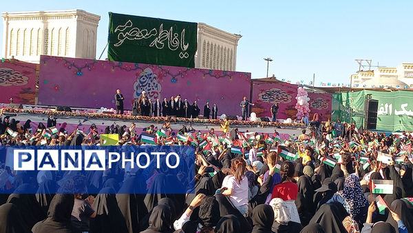 جشن تکلیف دختران و گرامیداشت دهه کرامت در قم