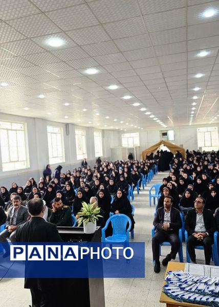 جشن مهر و مقاومت در دبیرستان حضرت زینب(س) ابرکوه برگزار شد