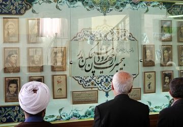 از یادمان شهدا فرهنگی شهرستان فارسان رونمایی شد