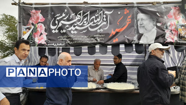 مراسم بزرگداشت شهدای خدمت با حضور نوجوانان انقلابی