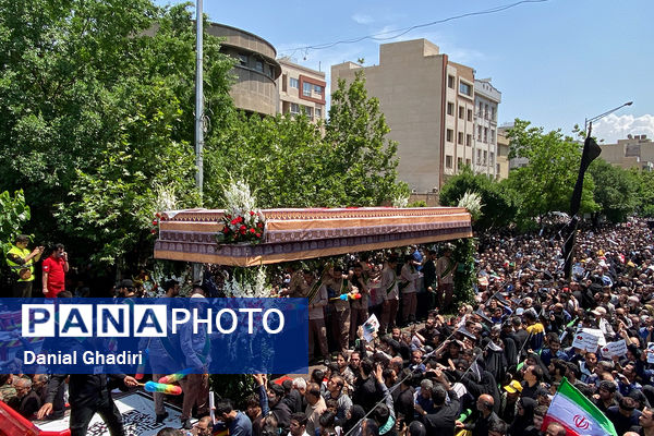 مراسم تشییع پیکر شهدای خدمت در تهران