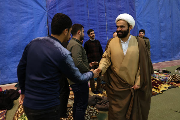 دیدار معاون پرورشی و فرهنگی با دانش‌آموزان رای اولی