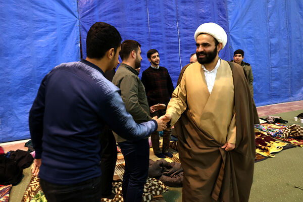 دیدار معاون پرورشی و فرهنگی با دانش‌آموزان رای اولی