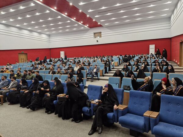 اجتماع بزرگ دانش‌آموزان بسیجی در هفته بسیج