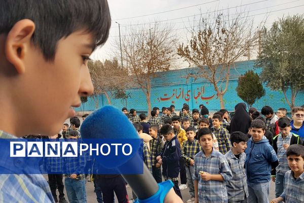 مدارس اسلامشهر یکصدا در جشن انقلاب 