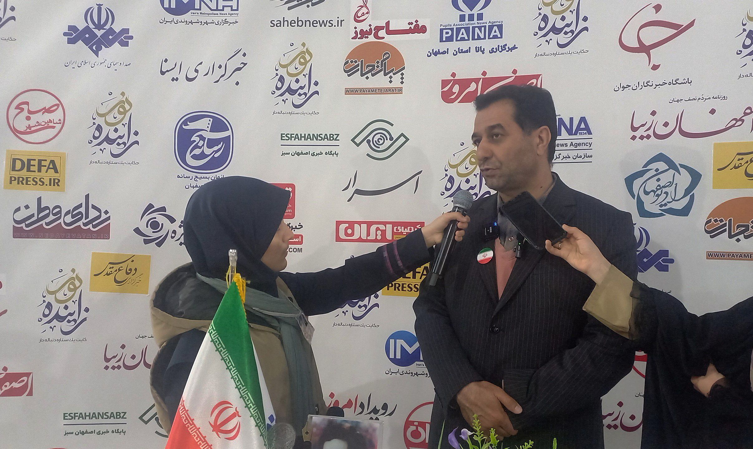 ارتباط نسل کنونی با نسل‌های گذشته باید تقویت شود‌