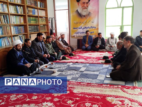 دیدار فرماندار فاروج با امام جمعه به مناسبت آغاز دهه فجر 