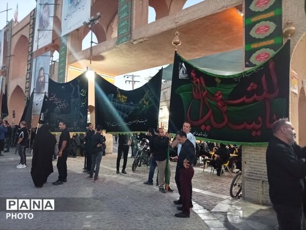 طنین «یا حسین» در امیرچقماق؛ میثاق دوباره ی عاشوراییان یزد با راه شهدا