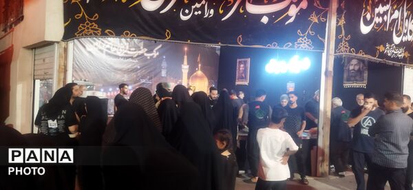 مهمان نوازی مشهدی ها در موکب قمر بنی هاشم
