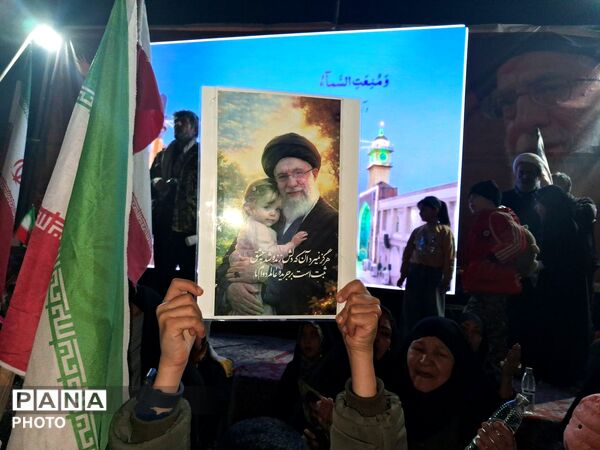 حماسه سازی مردم نیشابور در بیستمین شب از راهپیمایی های مردمی بلوار فضل 