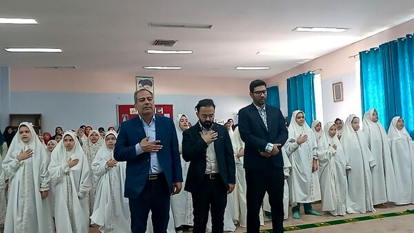 طنین انداز شدن زنگ نماز در دبستان لطیفه 