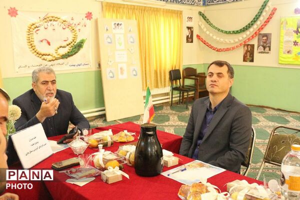 نشست تخصصی بررسی مسائل آموزشی در مدرسه «گل‌های بهشت»