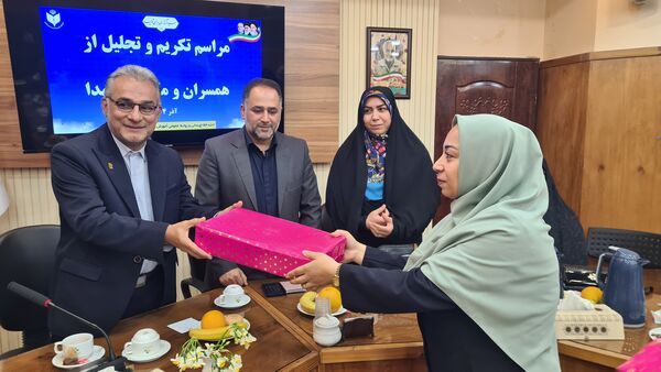 مراسم تجلیل از خانواده‌های شهدا در آموزش و پرورش گلستان