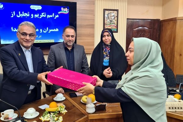 مراسم تجلیل از خانواده‌های شهدا در آموزش و پرورش گلستان