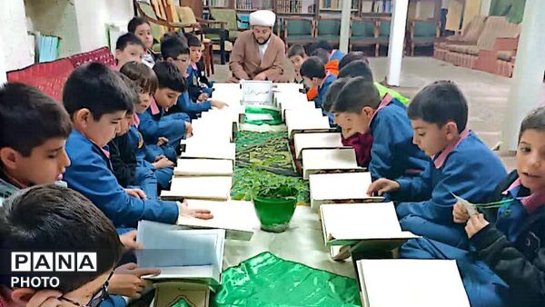 آموزش احکام دینی به دانش آموزان در دبستان معراج منطقه ۱۰