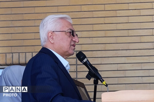 آیین زنگ سپاس معلم در هنرستان نور هل اتی حصار گرمخان