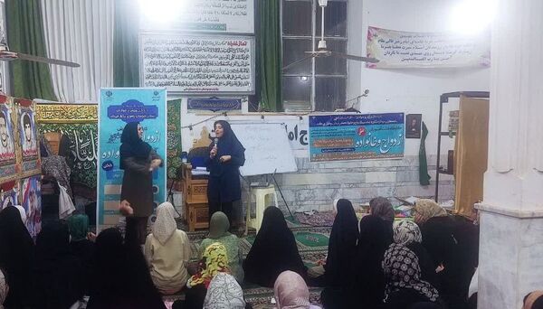 اعتکاف دانش آموزی در مسجد جامع روستای دهنو شهرستان خلیل آباد