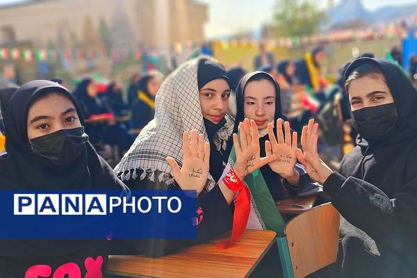 طنین زنگ انقلاب در مدرسه فرزانگان شهرستان باشت