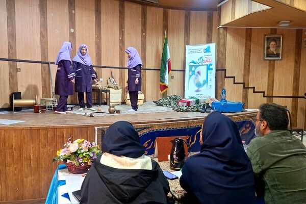 ایجاد انگیزه و خلاقیت در دانش‌آموزان با اجرای تئاتر درسی 