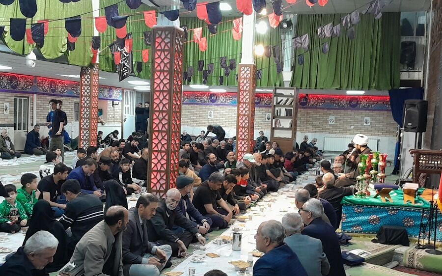 برپایی ایستگاه‌های صلواتی افطاری، یکی از آداب و رسوم ملاردی‌ها در ماه مبارک رمضان است