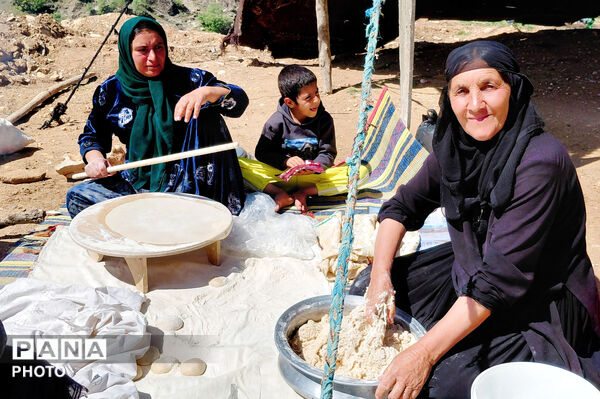 مهمان نوازی مردم انقلابی و غیور روستای پل بریده از مسئولین و رزمندگان