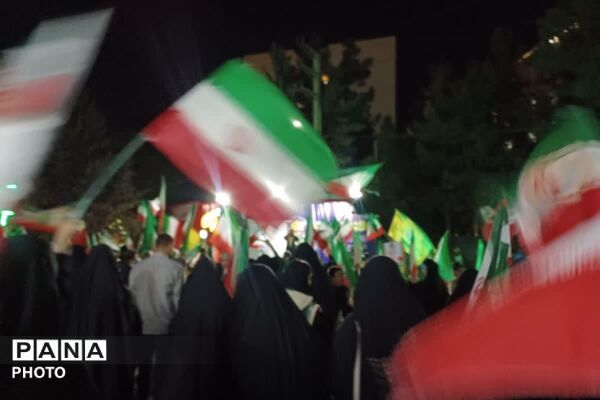 ستون این انقلاب، ایستادگی مردم در ۸۰ شب کف میدان 
