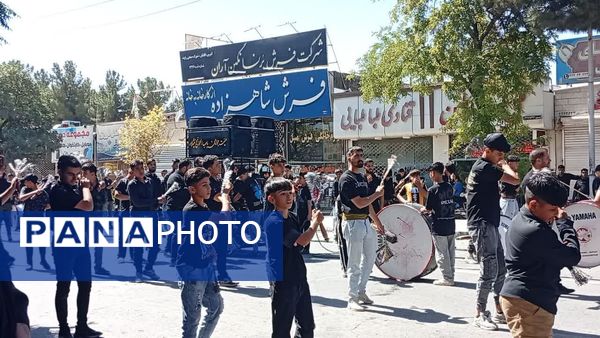 مراسم عزاداری و زنجیر زنی به مناسبت شهادت امام حسن عسکری«ع»