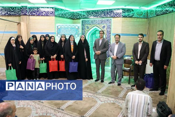 تجلیل از ۴۰ معلم برگزیده قرآن و عترت منطقه ۱۴ تهران در جشن باشکوه غدیر