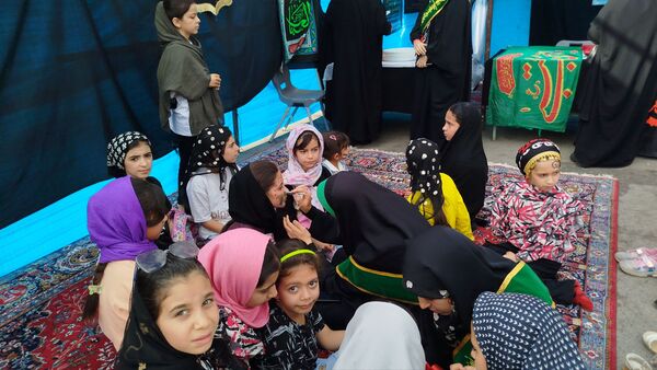 دانش‌آموزان ملایری، پیشگام در امر خدمت‌رسانی به زائران اباعبدالله الحسین (ع)