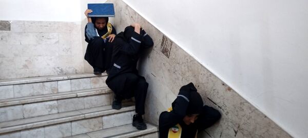 مانور زلزله در دبیرستان شهید هاشمی نژاد 