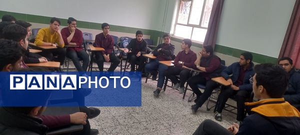 گفتگو با قبول شدگان کنکور دبیرستان نمونه آیت‌الله خامنه‌ای