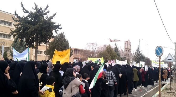راهپیمایی یوم الله ۲۲ بهمن در شهر ایوان برگزار شد 