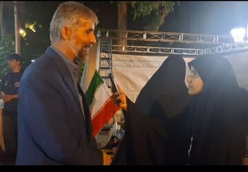 بازدید معاون فعالیت‌های سازمان دانش‌آموزی کشور از موکب «نوجوان مبارز» در یزد