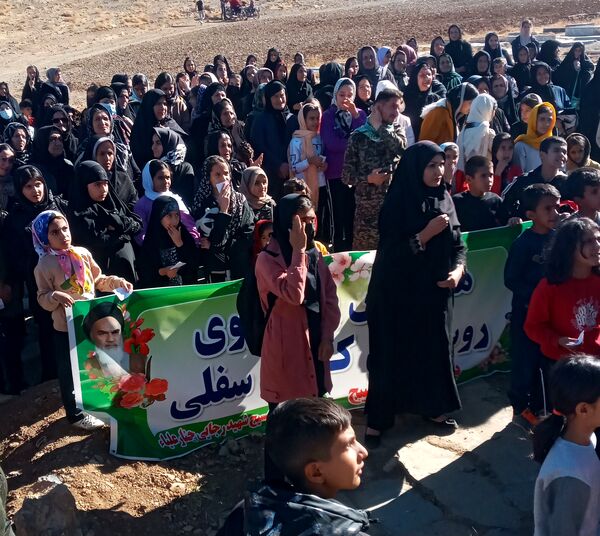 همایش پیاده‌روی صبحگاهی همزمان با هفته بسیج در روستای کمک سفلی اسدآباد