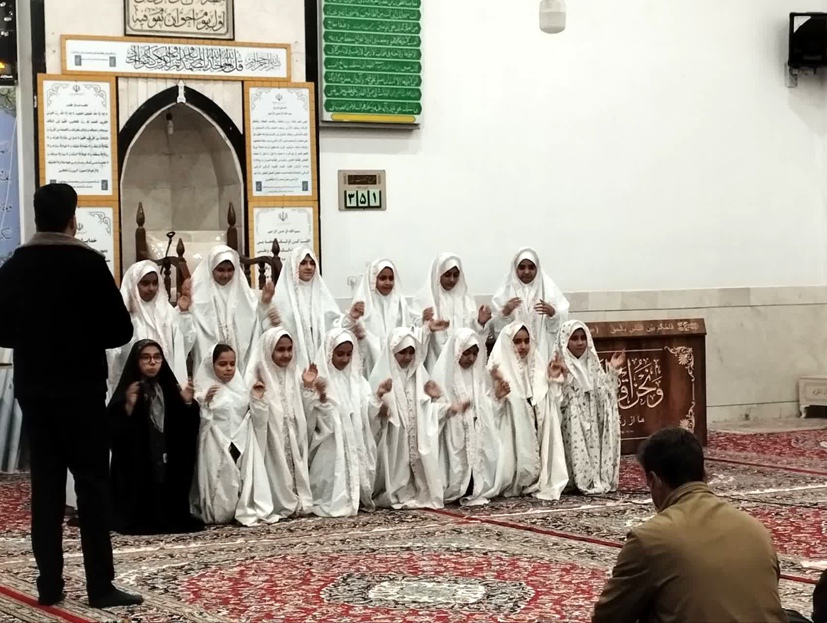 جشن روز مادر و ولادت حضرت زهرا س در مسجد جامع روستای مهدی آباد خلیل آباد 