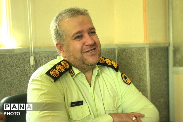 دیدار پلیس، برای یک «خسته نباشید»
